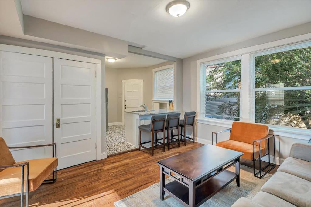 리치먼드하이츠 Beautiful Tower Grove Unit Recently Renovated 2S 빌라 외부 사진